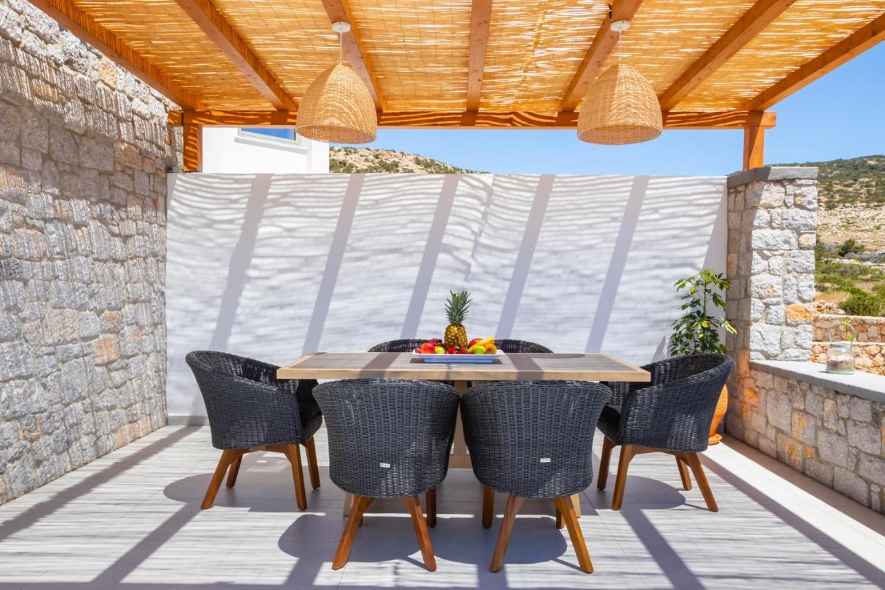 Aros Luxury Villas Lakki  エクステリア 写真
